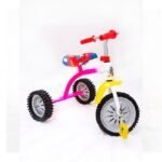 Triciclo con ruedas de chapa y goma TTC, Renzi