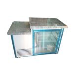 Vitrina 1.20 Mts vidrio recto equipada